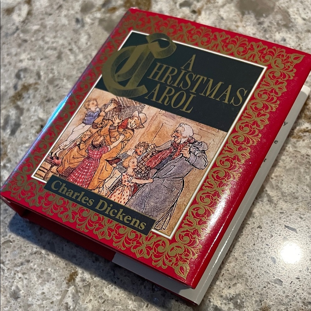A Christmas Carol by Charles Dickens Miniature Book